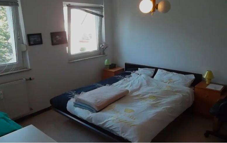 Duesseldorf - Separates, Privates Zimmer Exterior foto